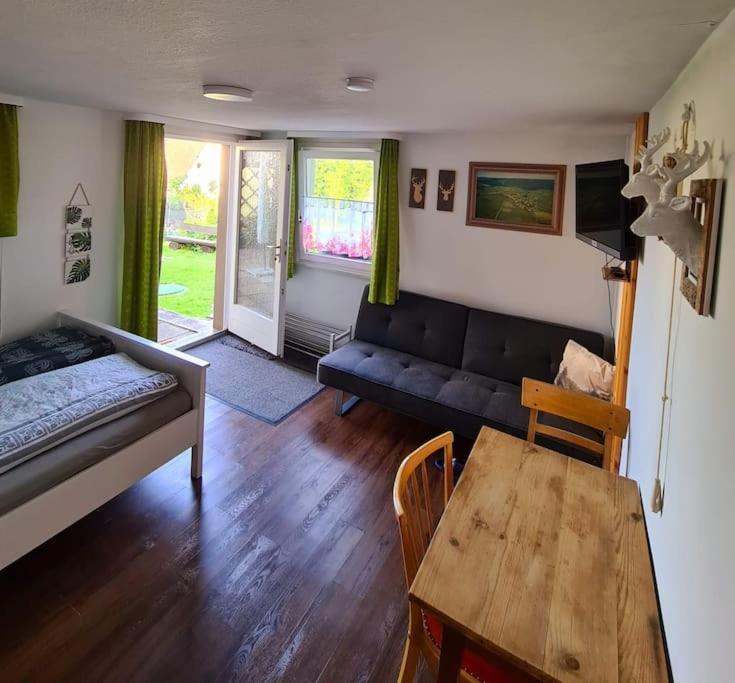 Idyllische Kleine Ferienwohnung Im Schwarzwald Friedenweiler Luaran gambar